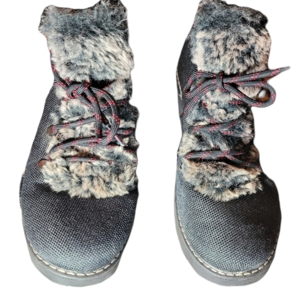 BOBS SKECHERS ALPINE CITY CREEK BOOTS